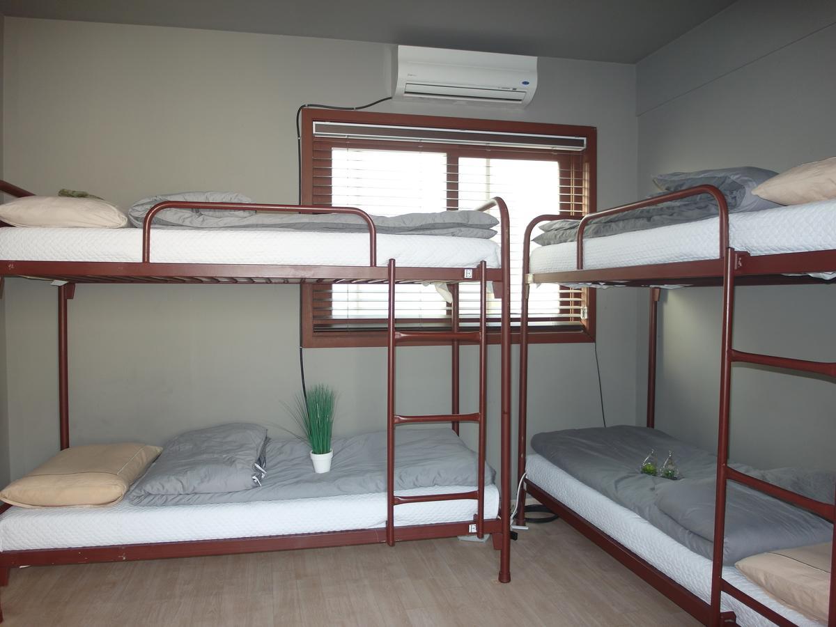 Fnstay Muslim Friendly Guesthouse โซล ภายนอก รูปภาพ