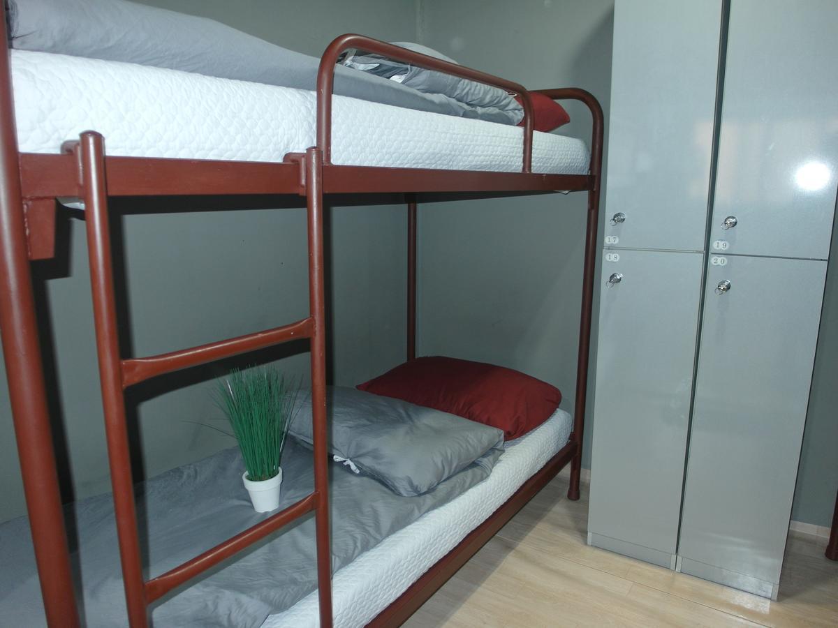 Fnstay Muslim Friendly Guesthouse โซล ภายนอก รูปภาพ